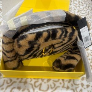 Marc Jacobs Tan and Black